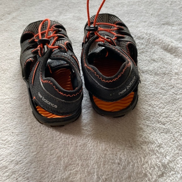 New Balance sandals boys size 3 toggle closure - Picture 3 of 3